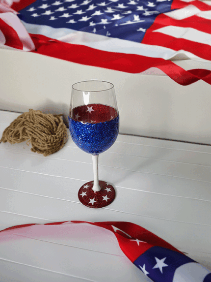 Patriotic glitter wine glass